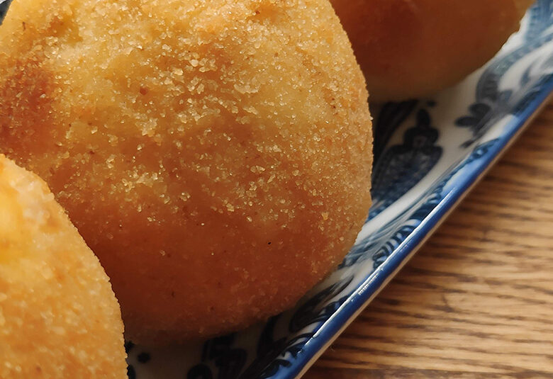 Arancine al burro – arancine s mozzarellou a bešamelom (M)