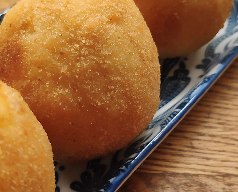 Arancine al burro – arancine s mozzarellou a bešamelom (M)